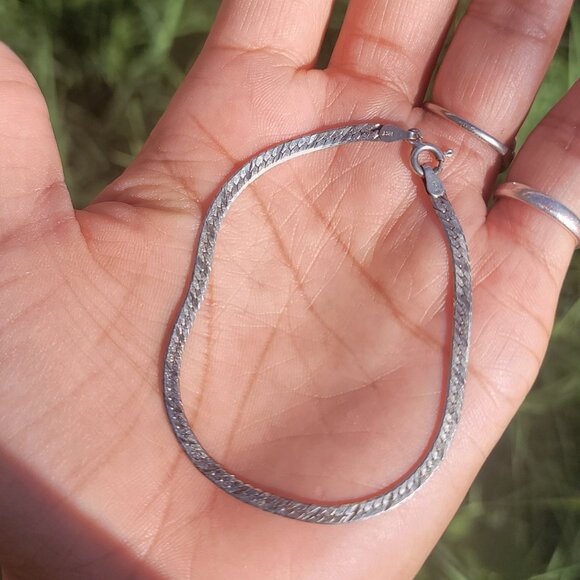 Lovely vintage 925 sterling silver ITALY etched lines herringbone 3 mm bracelet - Picture 8 of 16